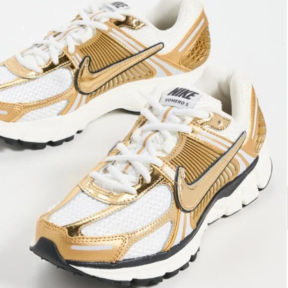 Nike Zoom Vomero 5 Gold Sneakers Trainers - Picture 3 of 9